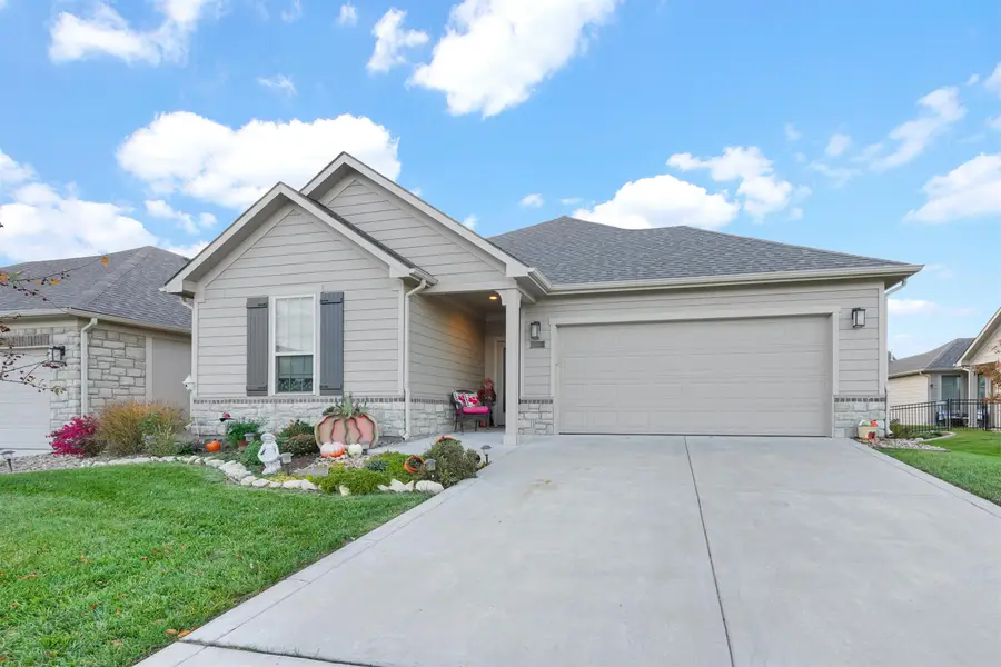 4965 N Indian Oak St, Bel Aire, KS 67226 - #2