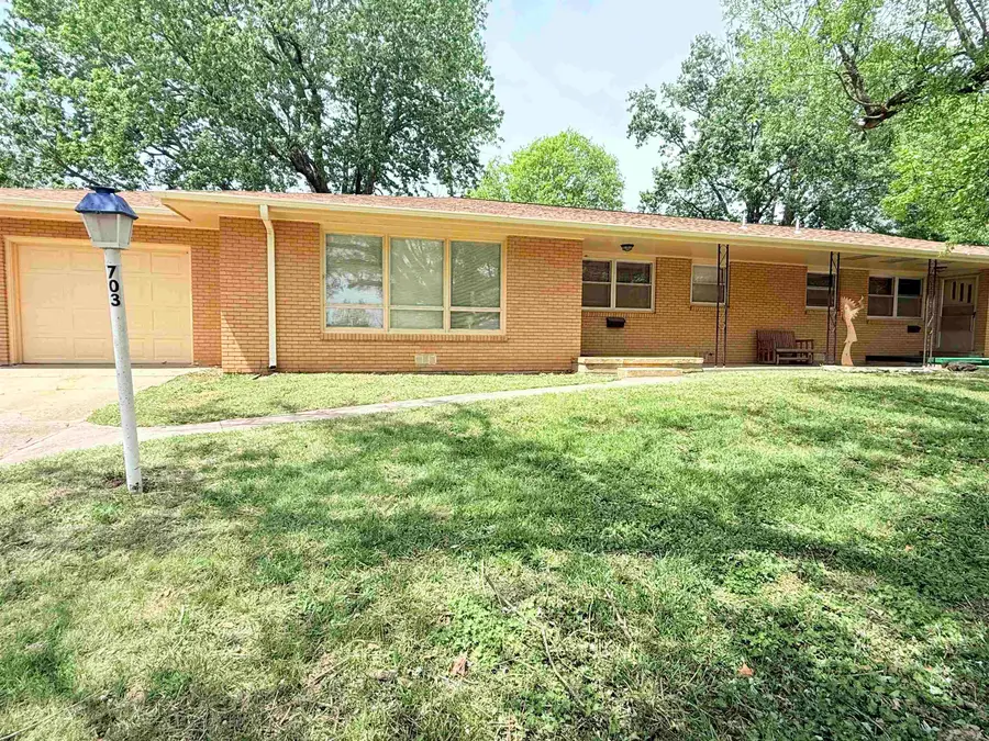 701-703 S Coble, Marion, KS 66861 - #3