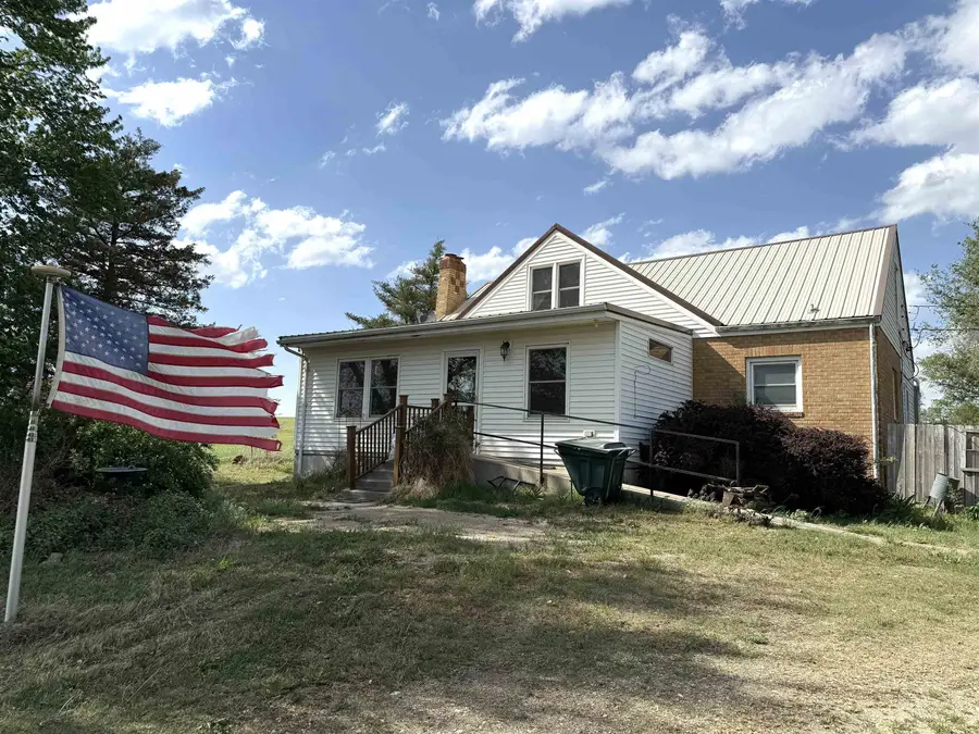 1024 Cherokee Road, Clay Center, KS 67432 - #2