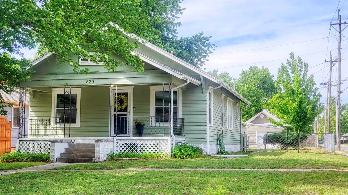 520 E 15th, Winfield, KS 67156 - #1