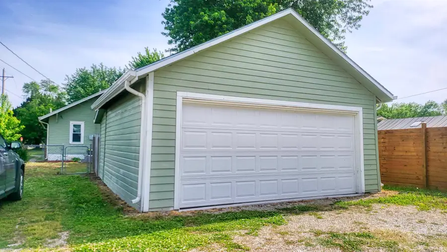 520 E 15th, Winfield, KS 67156 - #2