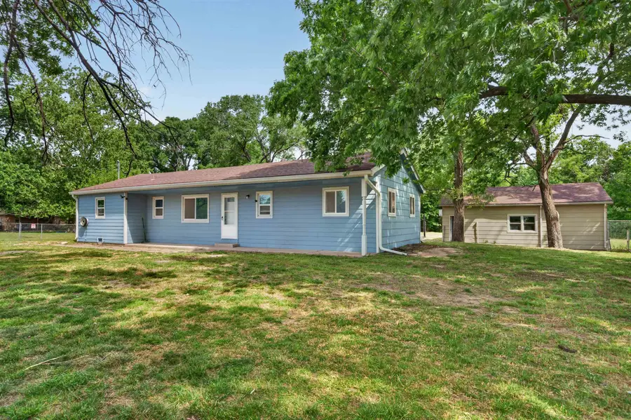 1600 E 87th St S, Haysville, KS 67060 - #2