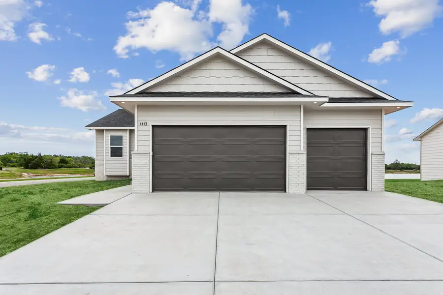 1113 W Trek Cir, Goddard, KS 67052 - #2