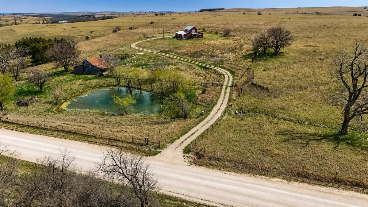33225 Wabaunsee, Alma, KS 66401 - #1