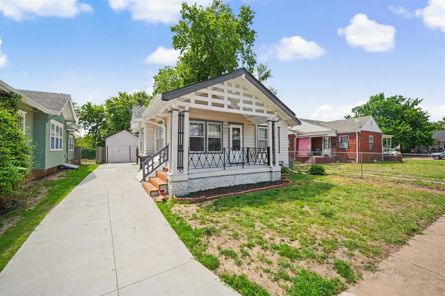 617 Morrison Ave, Salina, KS 67401 - #2