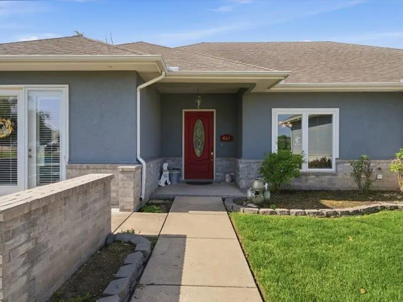 601 Stone Lake Circle, Augusta, KS 67010 - #3