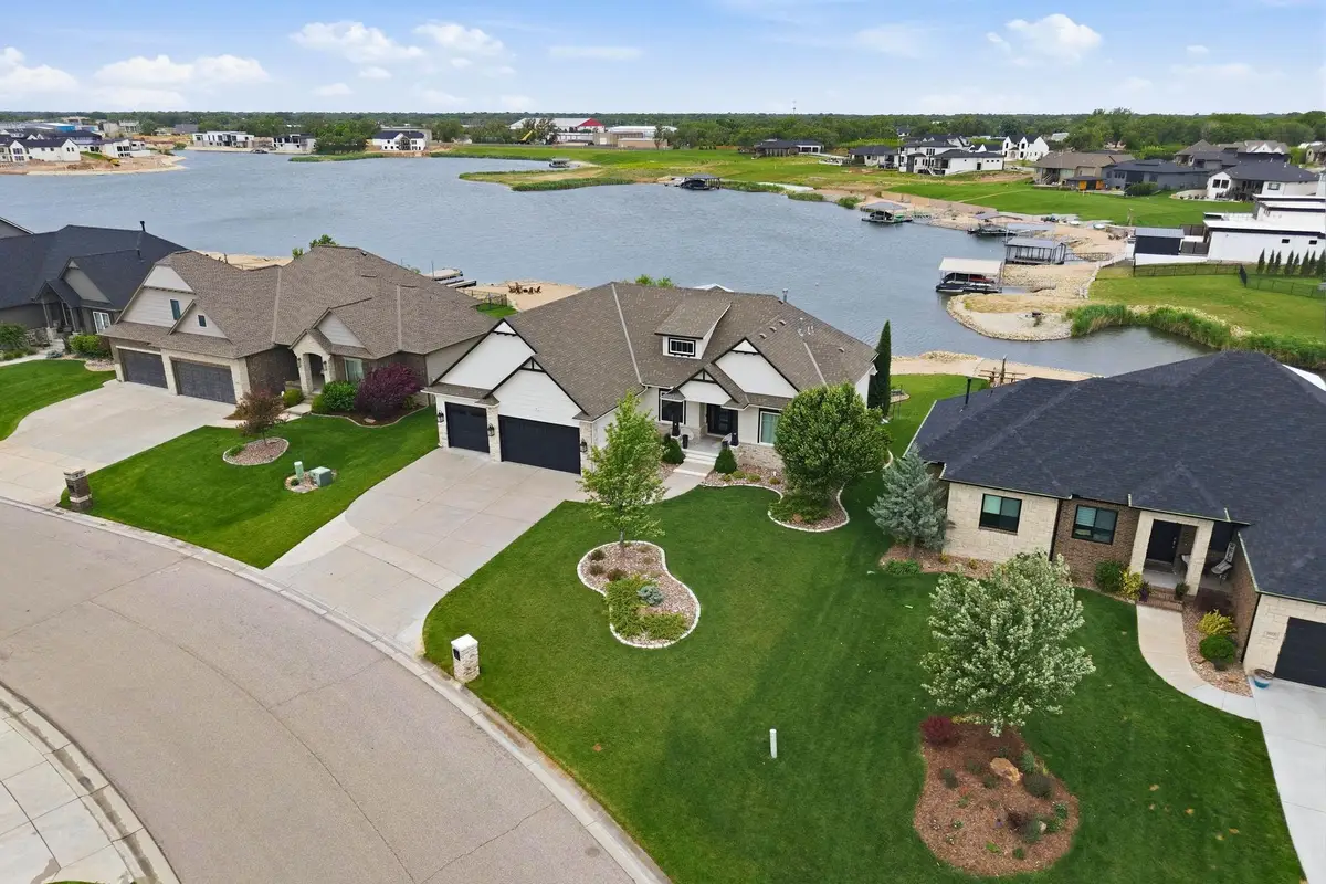 2509 N Paradise Cir, Wichita, KS 67205 - #1