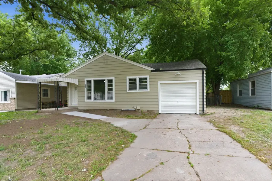 3005 E Southfork Ct, Wichita, KS 67216 - #2