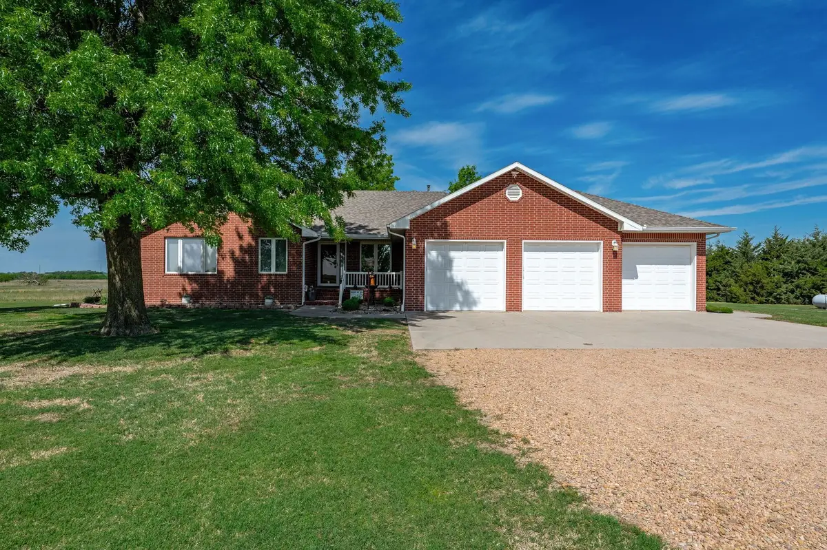 125 N 263rd, Garden Plain, KS 67050 - #1