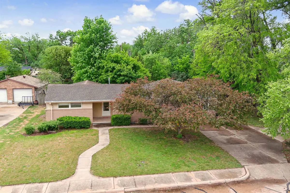 1019 Somerset Dr, Salina, KS 67401 - #1