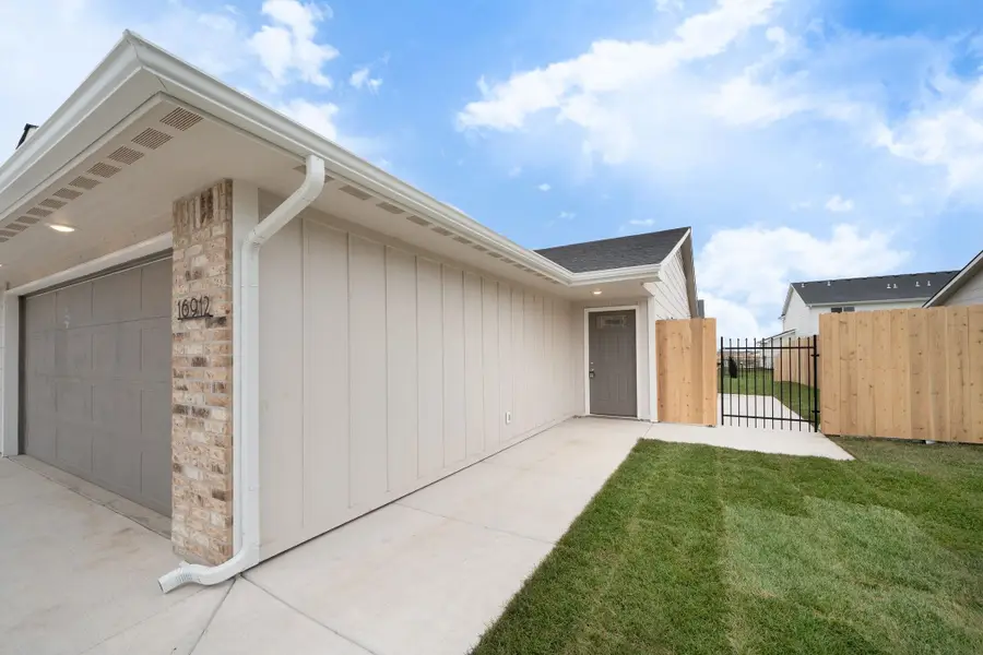 16802 W Lawson, Goddard, KS 67052 - #2