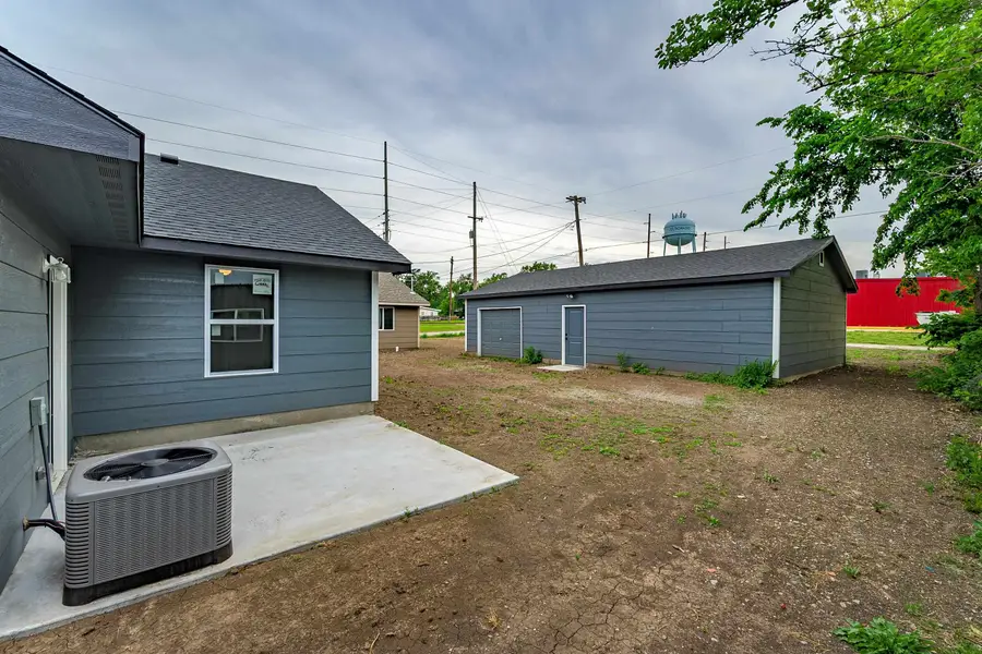 703 N Washington St, El Dorado, KS 67042 - #2