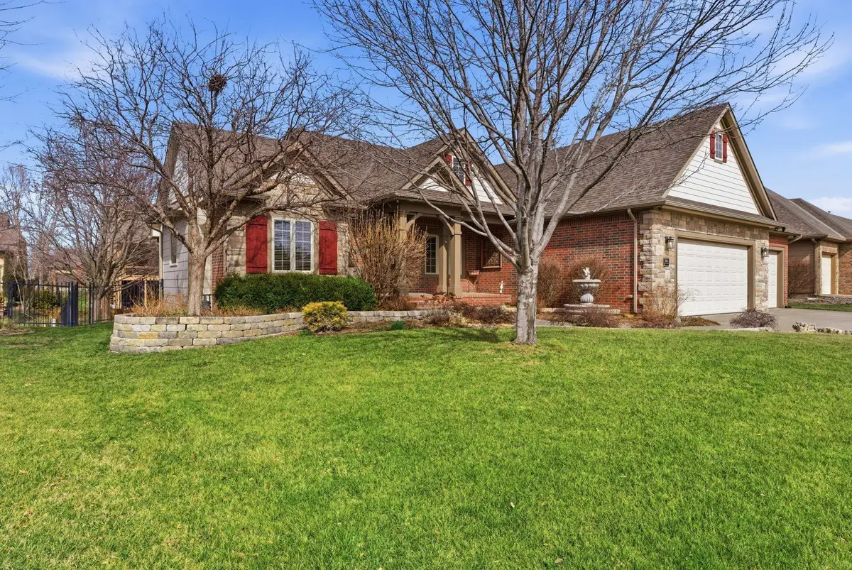 2533 N Loch Lomond Ct, Wichita, KS 67228 - #1