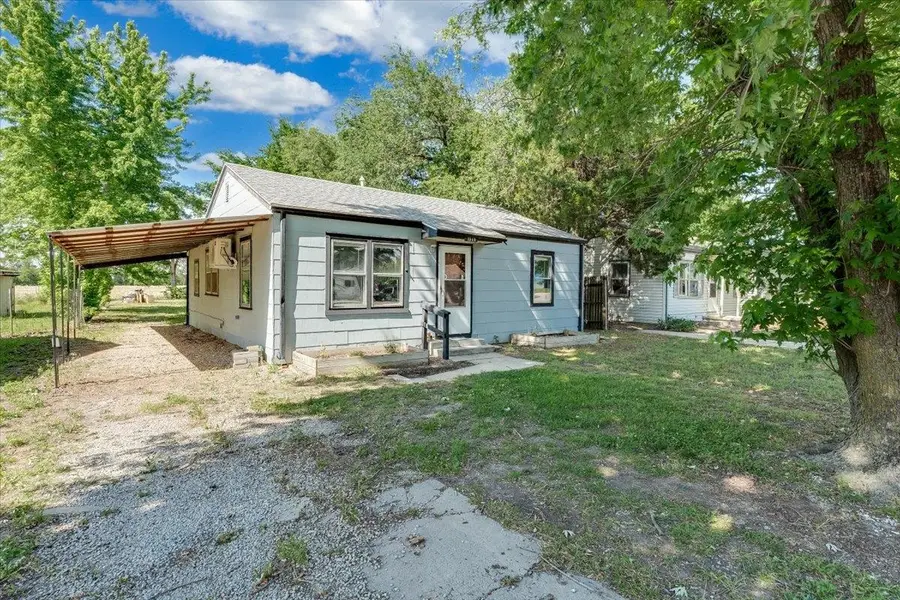 1313 E Harvey Ave, Wellington, KS 67152 - #2