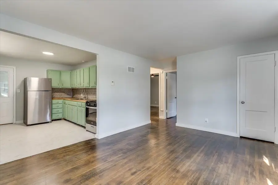 1313 E Harvey Ave, Wellington, KS 67152 - #3