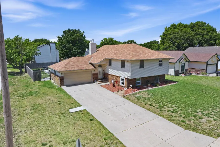 2213 N Forest Park St, Derby, KS 67037-3161 - #2