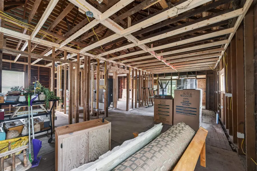 414 Andrews St, Winfield, KS 67156 - #2