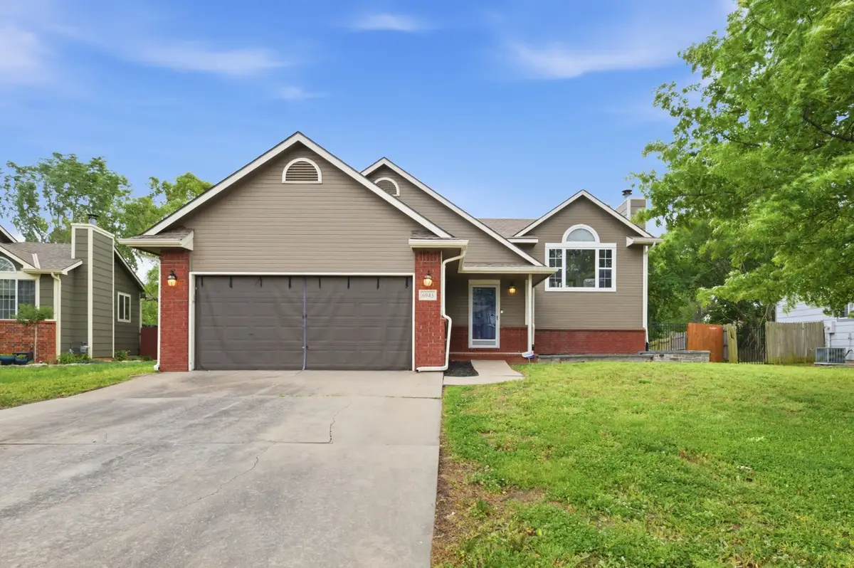 6943 E Perryton St, Bel Aire, KS 67226-1468 - #1