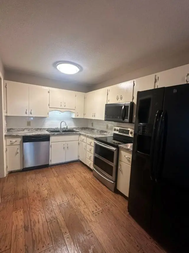 206 W Glenn St, Mulvane, KS 67110 - #2