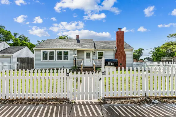 857 N Ridgewood, Wichita, KS 67208
