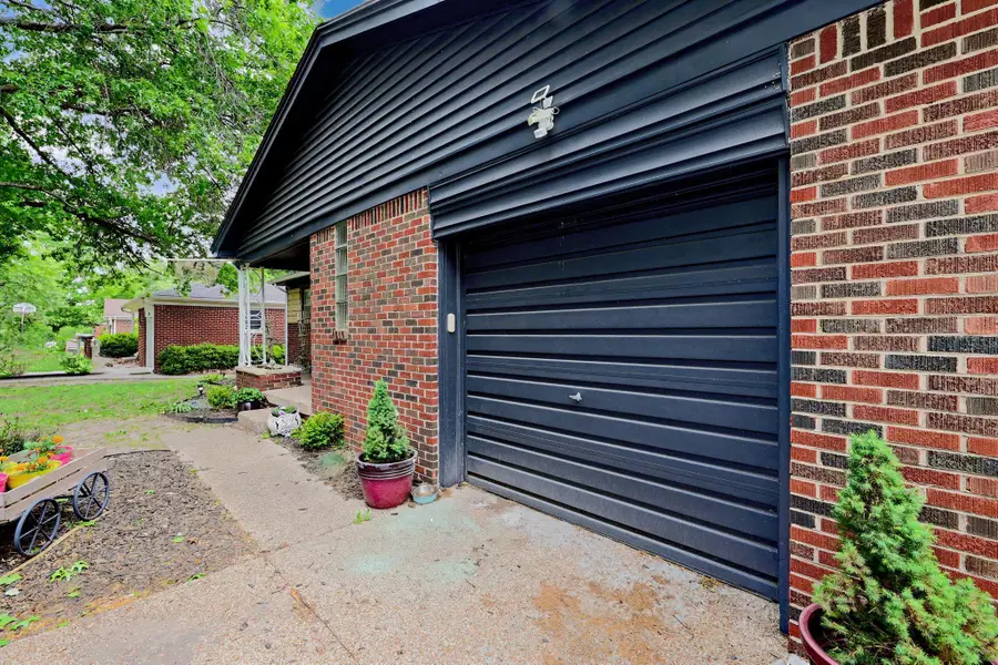 931 S Broadmoor, Wichita, KS 67207 - #3
