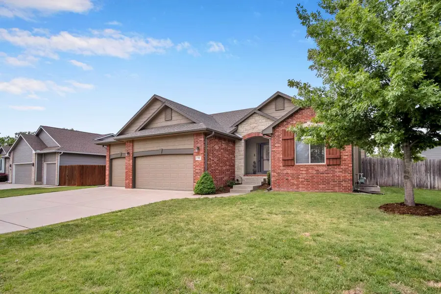 706 E Rolling View Dr, Valley Center, KS 67147-7314 - #2