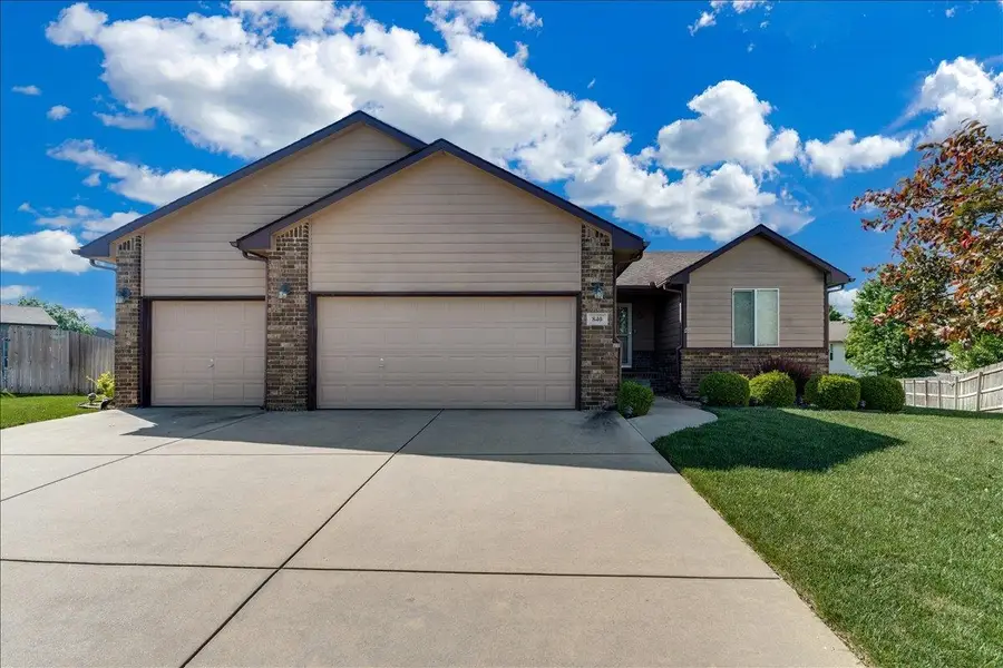 840 E Winding Ln Ct, Derby, KS 67037 - #2