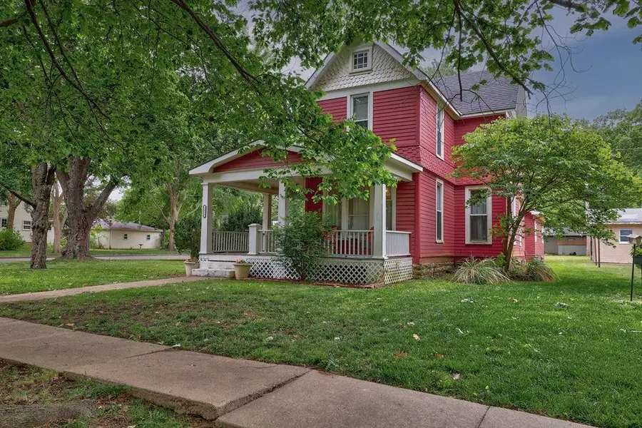 1423 Fuller, Winfield, KS 67156 - #2