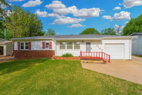 610 Morningside Dr, Wellington, KS 67152