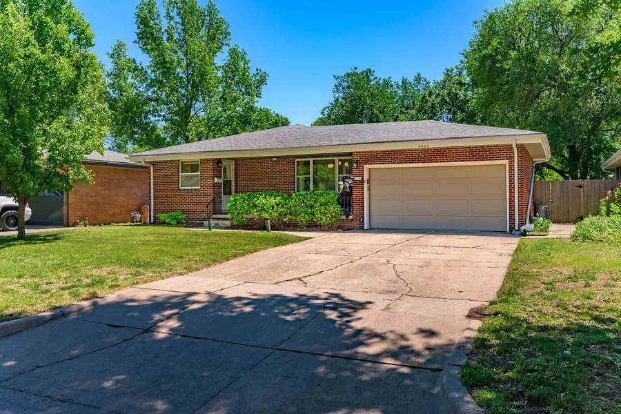 3823 E Funston St, Wichita, KS 67218 - #2
