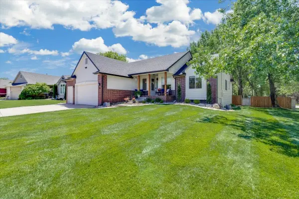 3006 N Ridge Port, Wichita, KS 67205