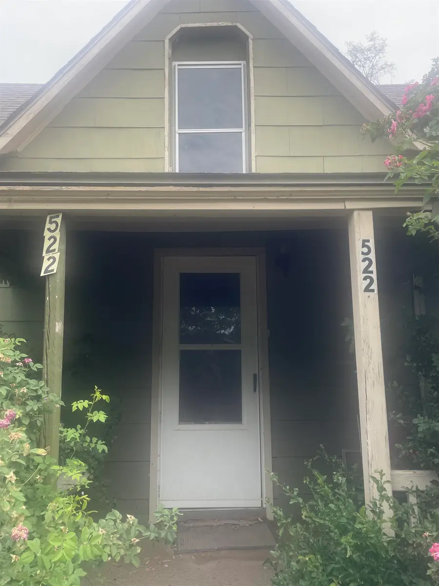 522 W 8th, Harper, KS 67058 - #2