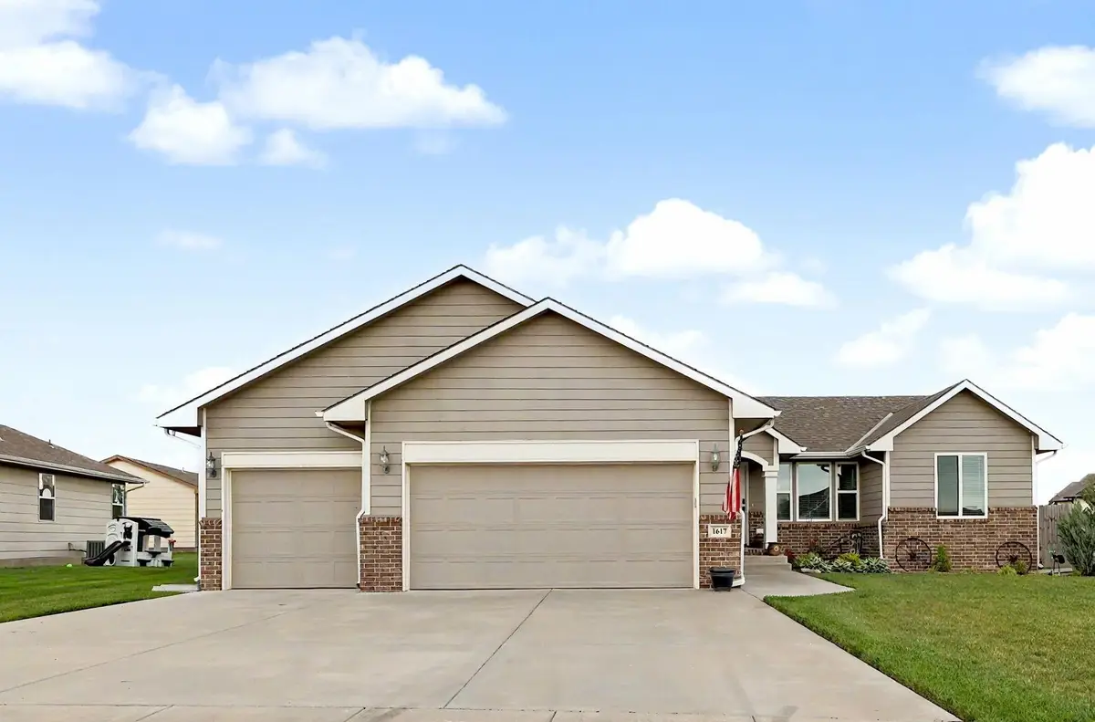 1617 N Thoroughbred St, Wichita, KS 67235 - #1