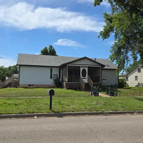 822 Maple St, Gypsum, KS 67448-0142