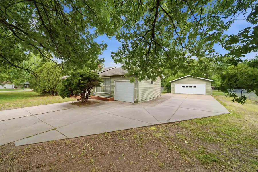 2504 E Clover Ln, Wichita, KS 67216 - #3