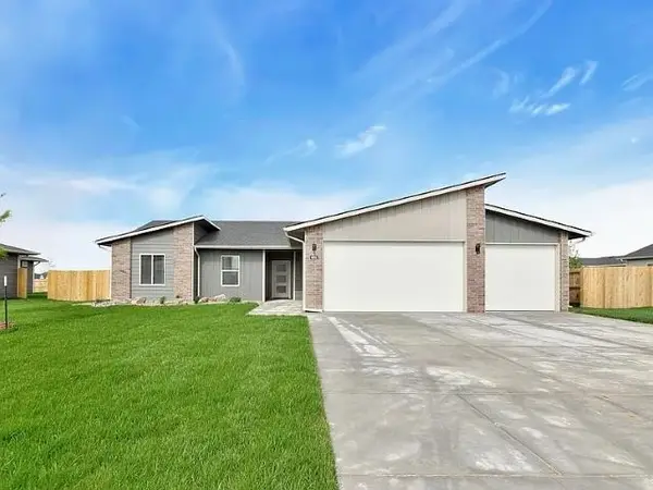 691/695/699 1013 W Long Path, Goddard, KS 67052
