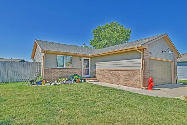1926 N Mcrae, Goddard, KS 67052