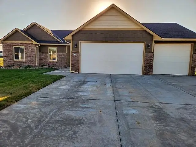 699 W Long Path Ct, Goddard, KS 67052 - #1