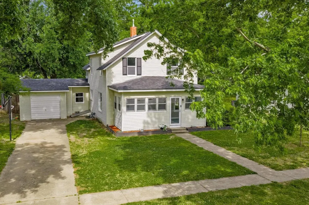 901 N Merchant St, Belle Plaine, KS 67013 - #1