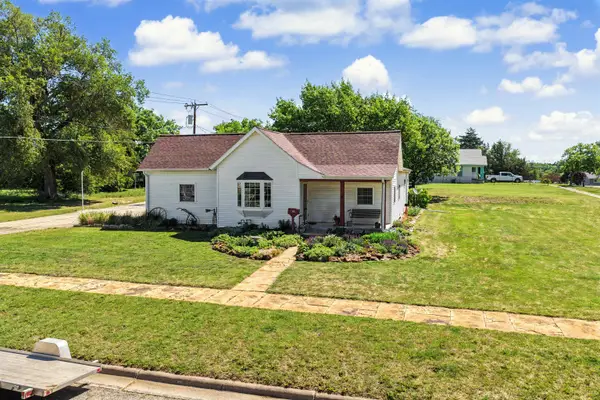 115 S 2nd St., Lincoln, KS 67455