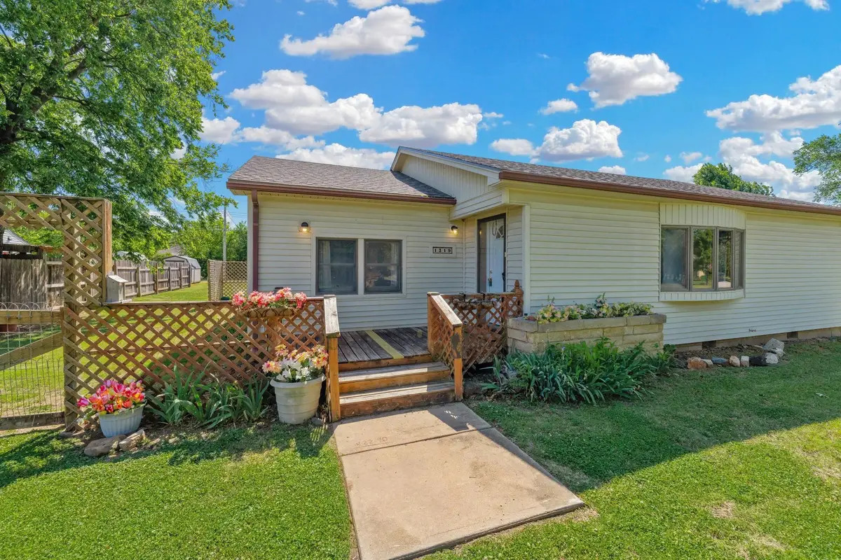 1319 N Poplar St, Wellington, KS 67152 - #1