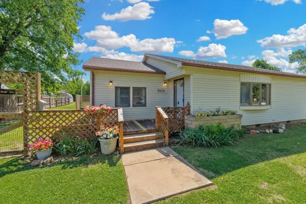 1319 N Poplar St, Wellington, KS 67152
