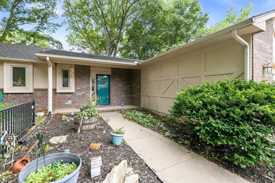 1108 E James St, Derby, KS 67037 - #2