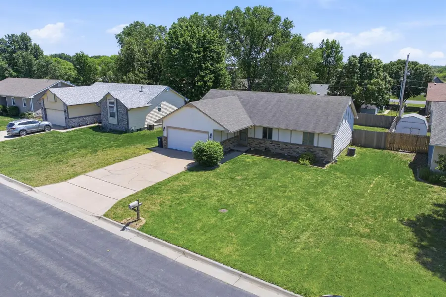 2919 W 4th Ave, El Dorado, KS 67042 - #2