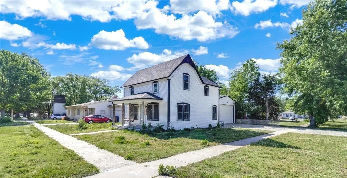 304 S Willow, Douglass, KS 67039 - #1
