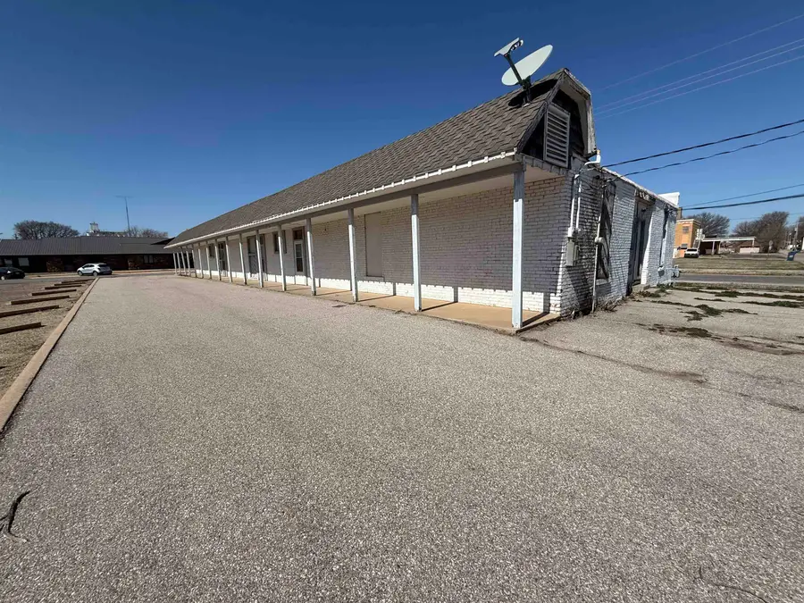 123 N Bluff, Anthony, KS 67002 - #3