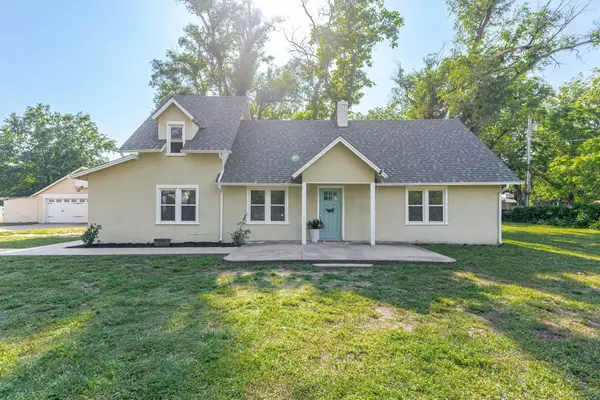 2098 N Westridge Ct., Wichita, KS 67203