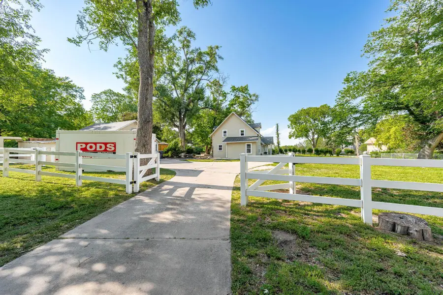 2098 N Westridge Ct., Wichita, KS 67203 - #2