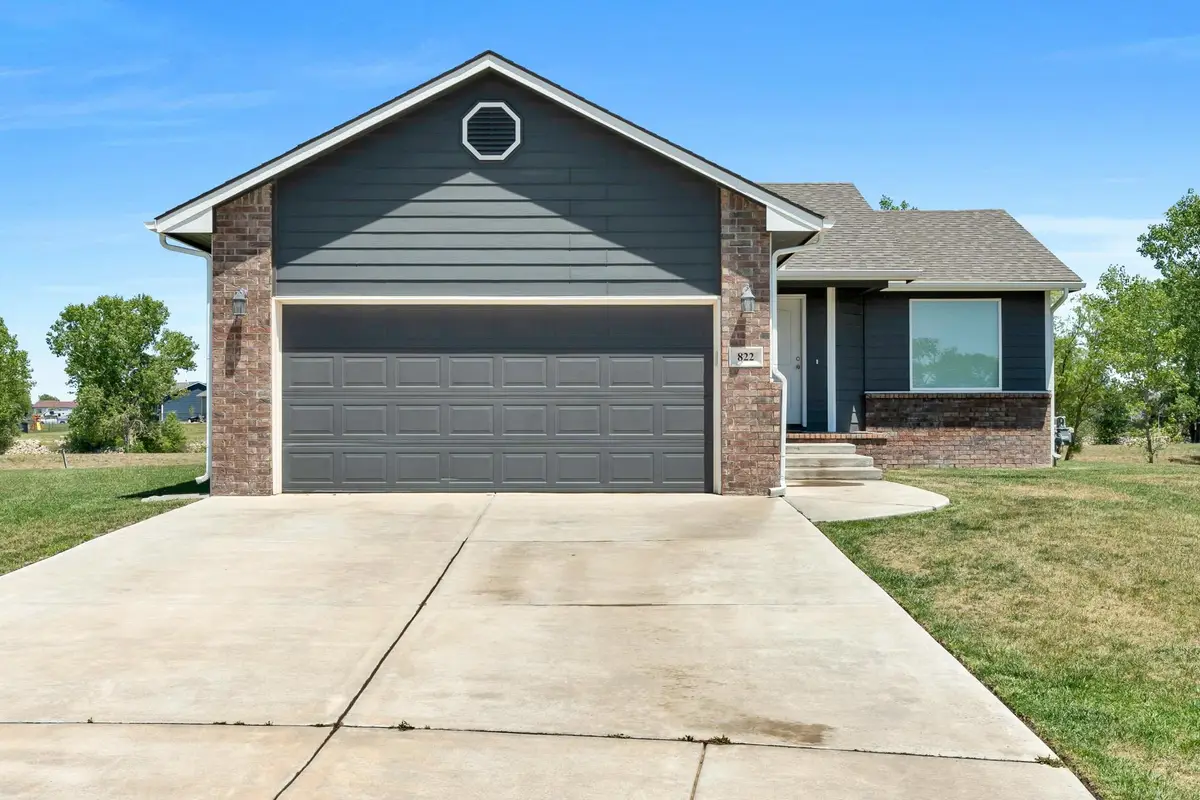 822 S Cattail Cir, Haysville, KS 67060 - #1