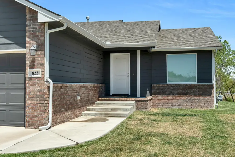 822 S Cattail Cir, Haysville, KS 67060 - #3